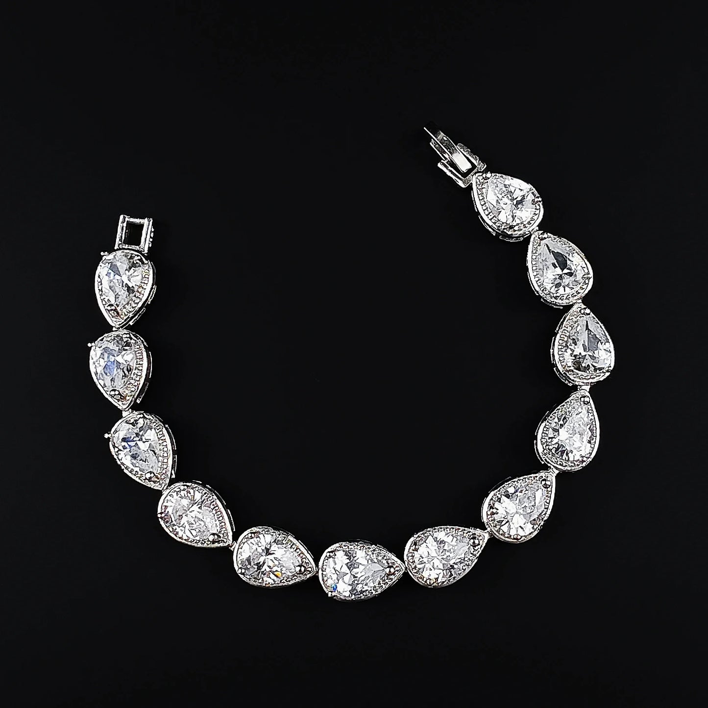 Tear-drop bracelet