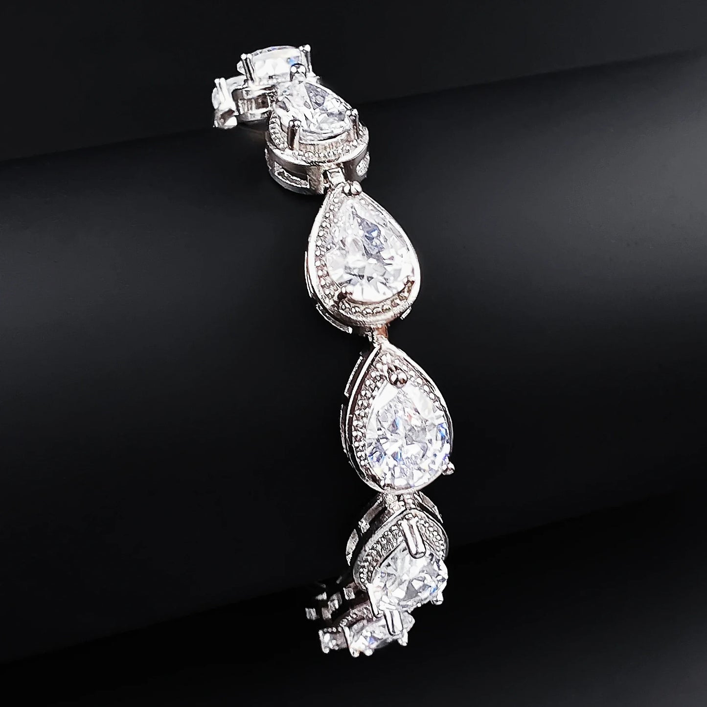 Tear-drop bracelet